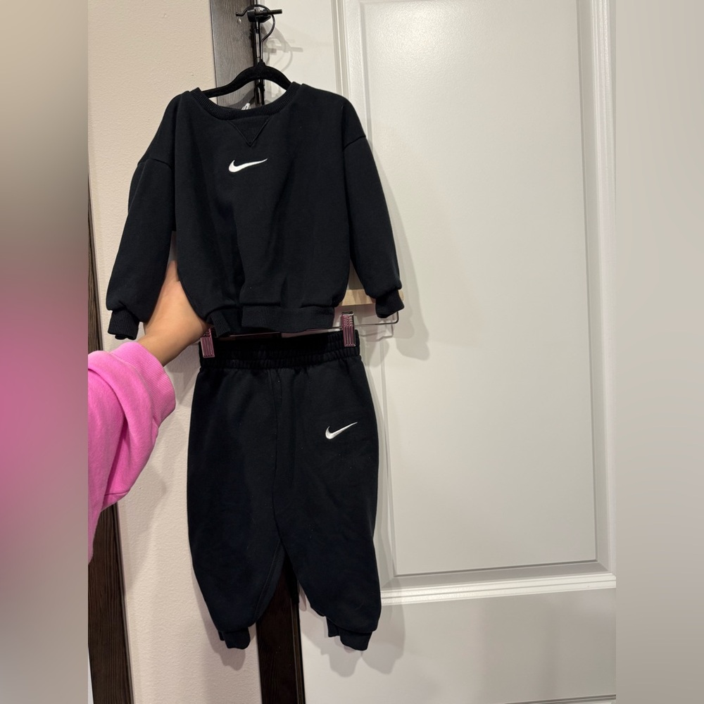 Nike Kids Black Joggers and Sweatshirt Set 24 months